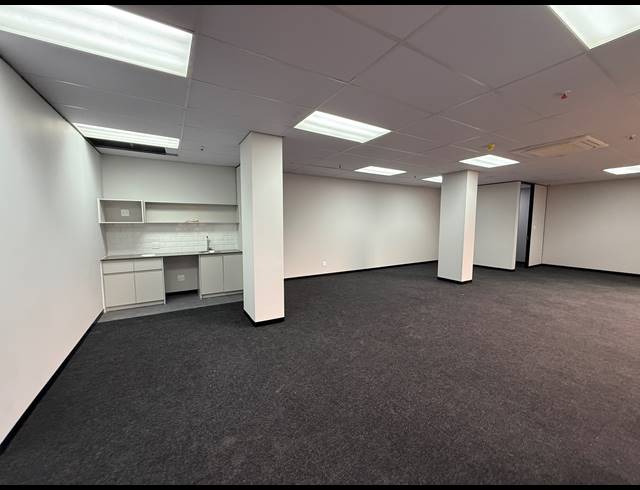 129M² OFFICE TO LET IN PARKTOWN
